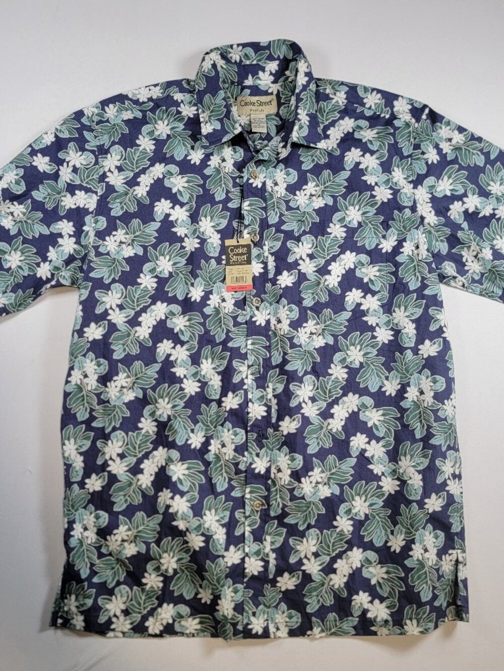 NWT Cooke Street Honolulu Dark Blue Floral Hawaiian Shirt M